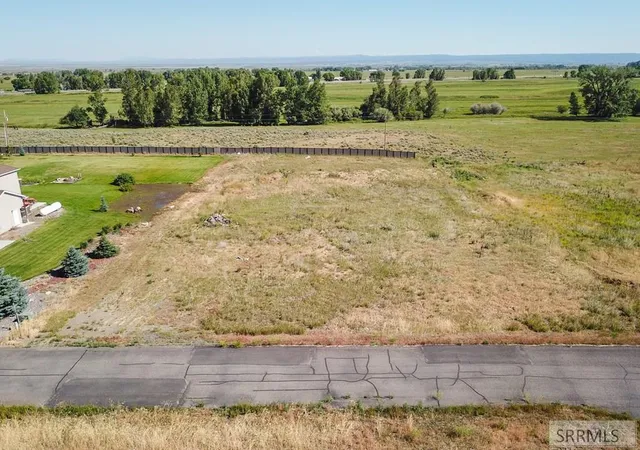 2nd image of 2917 Hackamore Dr, St Anthony, ID 83445 | MLS# 2187673