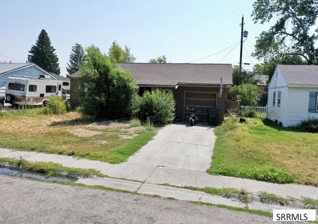 Photo 1 of Single family home for sale at 385 Tendoy Dr, Idaho Falls, ID 83401 | MLS# 2188417 | Listing updated on 2026-08-08