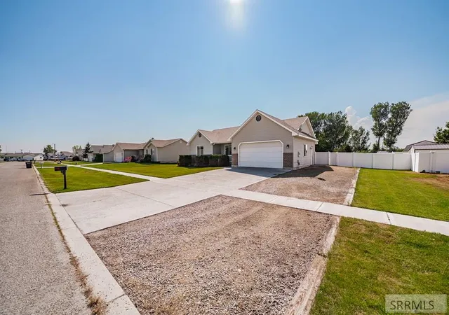Photo 4 of Single family home for sale at 2751 N Midnight Blue Dr, Idaho Falls, ID 83401 | MLS# 2187989 | Listing updated on 2026-07-25