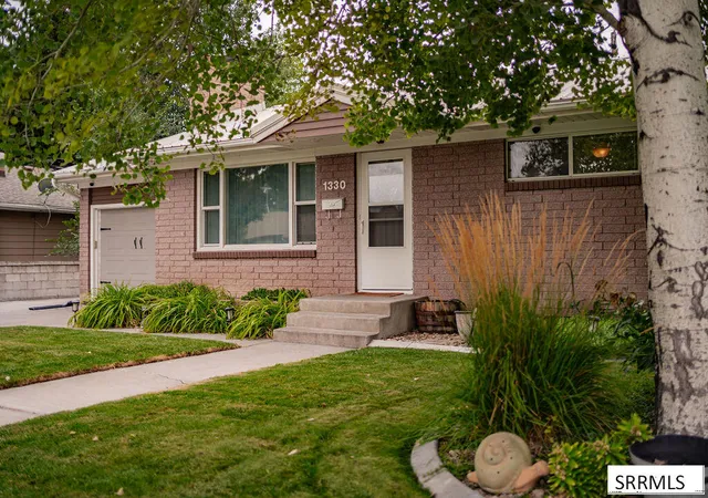 Photo 2 of Sale Pending at 1330 Merrett Dr, Idaho Falls, ID 83404 | MLS# 2188710 | Listing updated on 2026-08-28