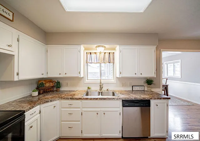 Photo 3 of Sale Pending at 1330 Merrett Dr, Idaho Falls, ID 83404 | MLS# 2188710 | Listing updated on 2026-08-28