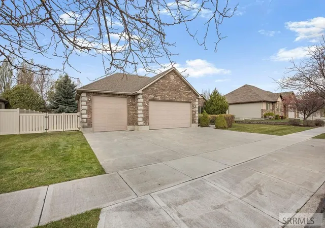 2nd image of 126 Stillwater Dr, Idaho Falls, ID 83404 | MLS# 2185830