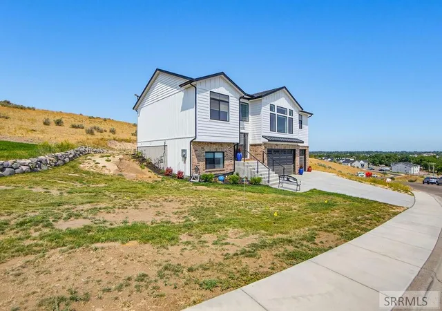 Photo 3 of Single family home for sale at 1232 Gathe Dr, Pocatello, ID 83204 | MLS# 2188296 | Listing updated on 2026-09-14