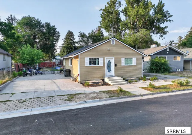 Photo 2 of Single family home for sale at 135 College Street, Idaho Falls, ID 83402 | MLS# 2188448 | Listing updated on 2026-09-03