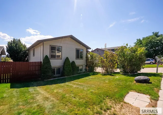 Photo 2 of Single family home for sale at 1637 Glacier Street, Pocatello, ID 83201 | MLS# 2188854 | Listing updated on 2026-08-28
