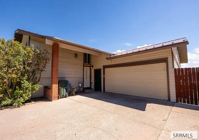 Photo 3 of Single family home for sale at 1637 Glacier Street, Pocatello, ID 83201 | MLS# 2188854 | Listing updated on 2026-08-28