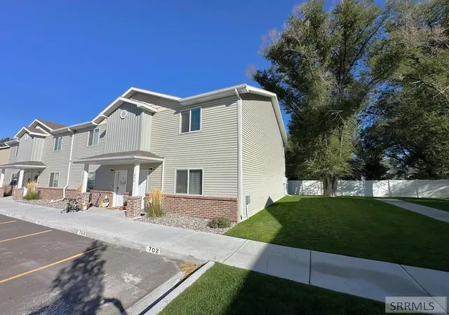 Photo 3 of Townhouse for sale at 2001 Lawrence Lane #604, Blackfoot, ID 83221 | MLS# 2188072 | Listing updated on 2026-09-05