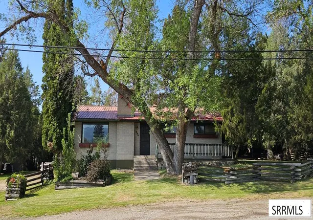 Photo 1 of Single family home for sale at 506 Courthouse Dr, Salmon, ID 83467 | MLS# 2188580 | Listing updated on 2026-08-20