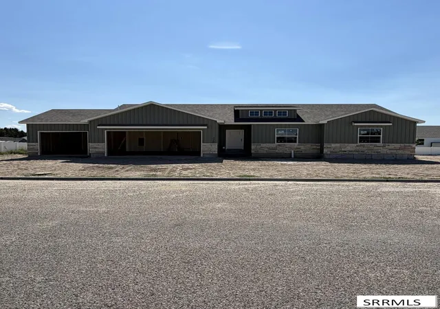Photo 1 of Single family home for sale at 518 Boxwood Dr, Idaho Falls, ID 83402 | MLS# 2188791 | Listing updated on 2026-08-26