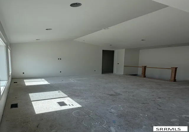 Photo 3 of Single family home for sale at 518 Boxwood Dr, Idaho Falls, ID 83402 | MLS# 2188791 | Listing updated on 2026-08-26