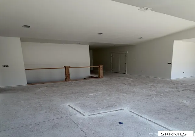 Photo 3 of Single family home for sale at 518 Boxwood Dr, Idaho Falls, ID 83402 | MLS# 2188791 | Listing updated on 2026-08-26