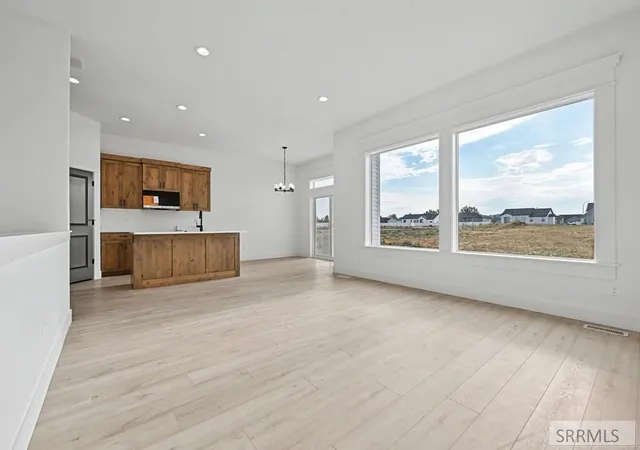 Photo 2 of Single family home for sale at 6883 Bronson Dr, Idaho Falls, ID 83402 | MLS# 2188013 | Listing updated on 2026-08-31