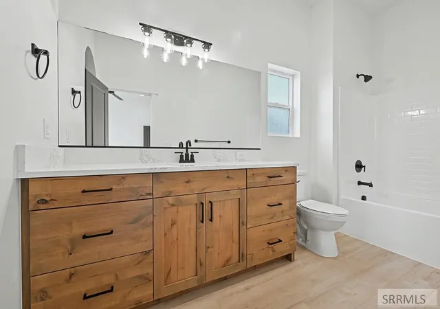 Photo 4 of Single family home for sale at 6883 Bronson Dr, Idaho Falls, ID 83402 | MLS# 2188013 | Listing updated on 2026-08-31