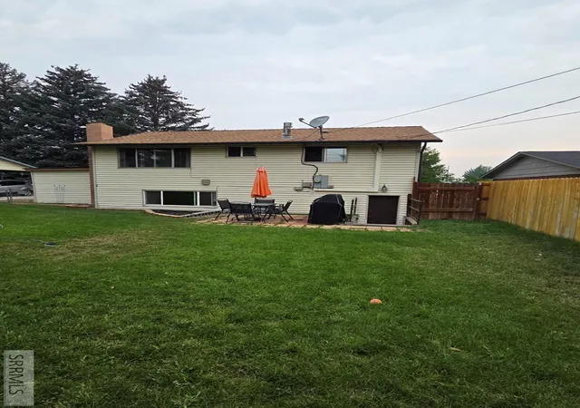 Photo 3 of Single family home for sale at 740 Melrose Dr, Idaho Falls, ID 83401 | MLS# 2188097 | Listing updated on 2026-08-11