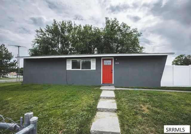 Photo 1 of Single family home for sale at 850 Royal Avenue, Idaho Falls, ID 83401 | MLS# 2188518 | Listing updated on 2026-08-26