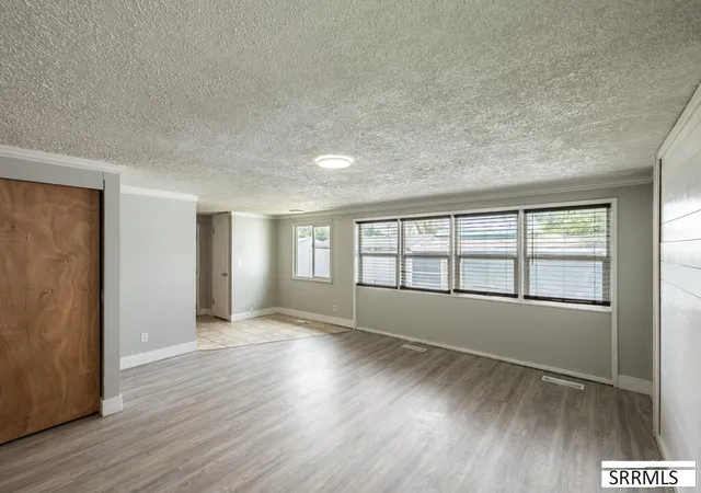 Photo 3 of Single family home for sale at 850 Royal Avenue, Idaho Falls, ID 83401 | MLS# 2188518 | Listing updated on 2026-08-26