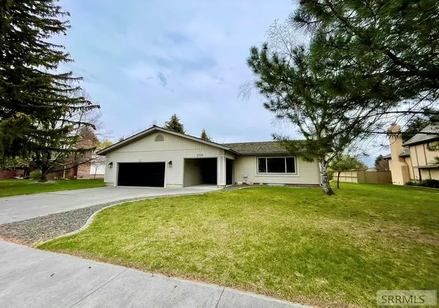 Homes for sale in Idaho Falls, ID | 2725 Glenwood Dr, Idaho Falls, ID 83404 | MLS# 2185521