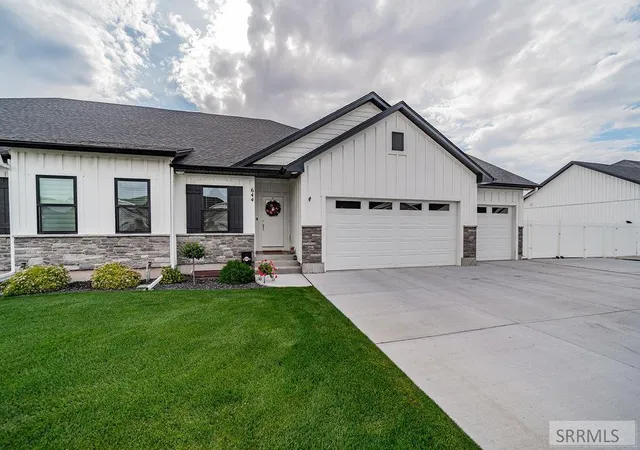 Homes for sale in Ammon, ID | 644 Silvermaple Dr, Ammon, ID 83401 | MLS# 2187403