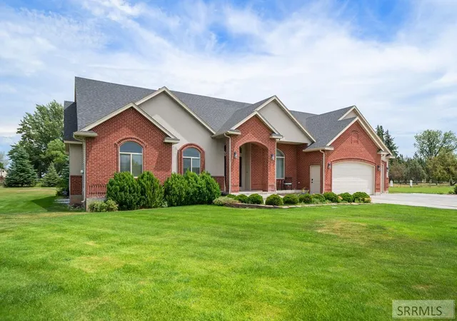 Photo 1 of Single family home for sale at 9232 N Mapleview Dr, Idaho Falls, ID 83401 | MLS# 2187438 | Listing updated on 2026-08-19