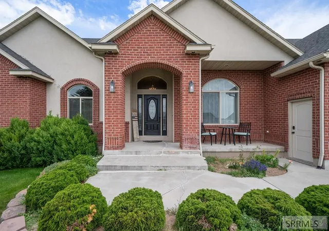 Photo 2 of Single family home for sale at 9232 N Mapleview Dr, Idaho Falls, ID 83401 | MLS# 2187438 | Listing updated on 2026-08-19