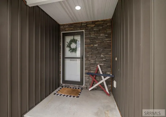 Photo 3 of Single family home for sale at 425 E Oak Street, Shelley, ID 83274 | MLS# 2187871 | Listing updated on 2026-09-15