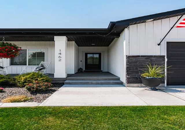 Photo 2 of Single family home for sale at 1462 N 805 E, Shelley, ID 83274 | MLS# 2188552 | Listing updated on 2026-09-09