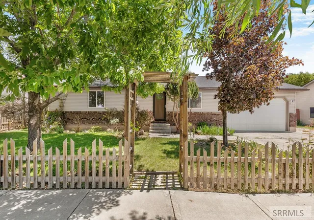 Homes for sale in Ammon, ID | 1409 S Ridgewood Dr, Ammon, ID 83406 | MLS# 2186986