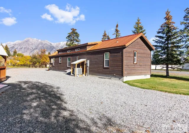 4th image of 107 & 109 Willow Street, Mackay, ID 83251 | MLS# 2185064