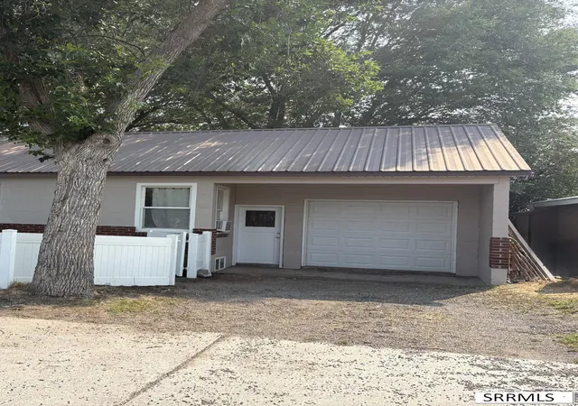 Photo 3 of Single family home for sale at 650 S 3rd E, Saint Anthony, ID 83445 | MLS# 2188475 | Listing updated on 2026-08-11