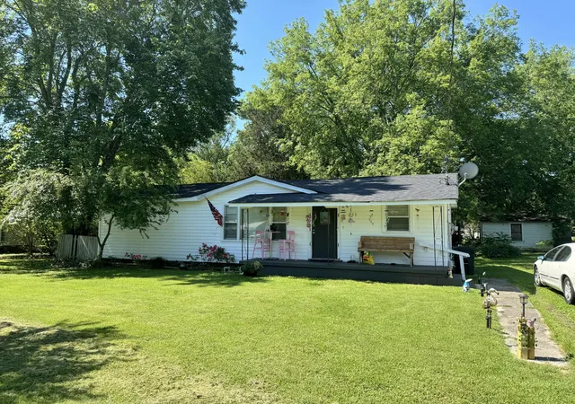 Photo 1 of Single family home for sale at 255 Burnett St, Graysville, TN 37338 | MLS# 1392515 | Listing updated on 2026-01-08