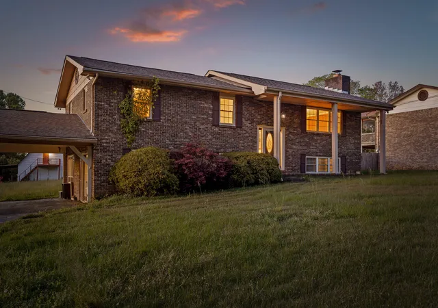 1st image of 262 W Reed Rd, La Fayette, GA 30728 | MLS# 1391159