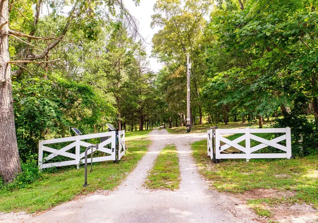 Photo 1 of Sale Pending at 9426 Houston Ln, Ooltewah, TN 37363 | MLS# 1381674 | Listing updated on 2024-12-04