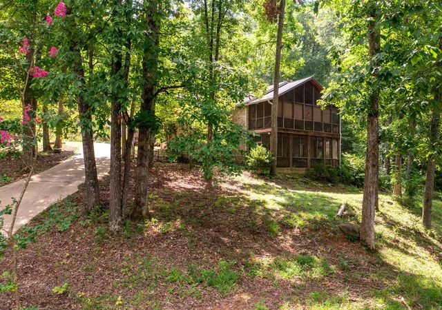 Photo 3 of Sale Pending at 9426 Houston Ln, Ooltewah, TN 37363 | MLS# 1381674 | Listing updated on 2024-12-04