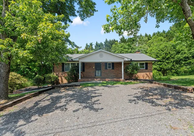Homes for sale in Cleveland, TN | 1928 Nw Cherokee Trl, Cleveland, TN 37312 | MLS# 1392613
