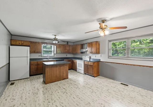 Homes for sale in Cleveland, TN | 1928 Nw Cherokee Trl, Cleveland, TN 37312 | MLS# 1392613