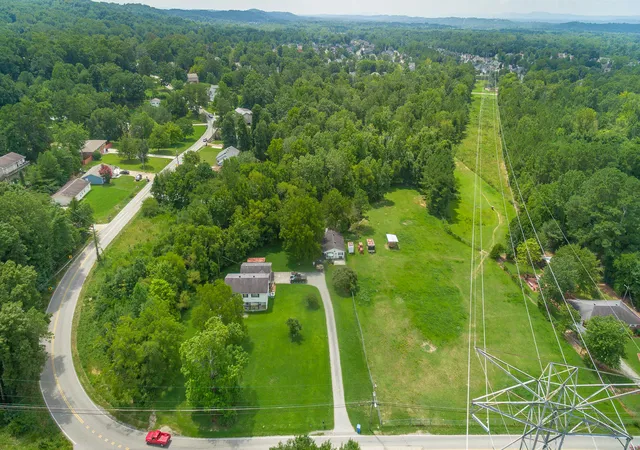 Photo 1 of Sale Pending at 8212 Shallowford Rd, Chattanooga, TN 37421 | MLS# 1304840 | Listing updated on 2026-04-02