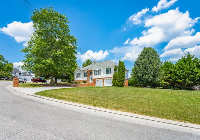 Photo 2 of Sale Pending at 56 Ginger Dr, Ringgold, GA 30736 | MLS# 1395961 | Listing updated on 2024-12-04