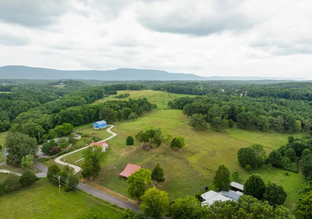 Homes for sale in Chickamauga, GA | 930 Kensington Rd, Chickamauga, GA 30707 | MLS# 1395944