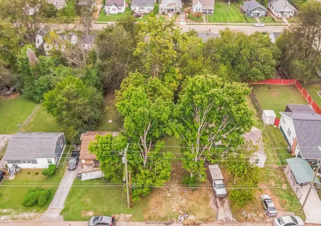 Photo 3 of Sale Pending at 3225 Shields Ave, Knoxville, TN 37914 | MLS# 1501166 | Listing updated on 2025-01-10