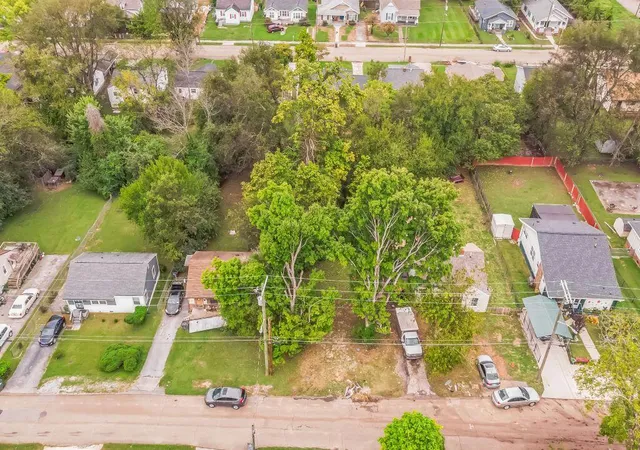 Photo 3 of Sale Pending at 3225 Shields Ave, Knoxville, TN 37914 | MLS# 1501166 | Listing updated on 2025-01-10