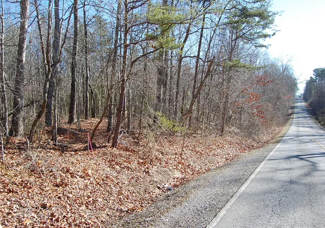 Photo 3 of Sale Pending at 4 Henson Gap Rd, Soddy Daisy, TN 37379 | MLS# 1505450 | Listing updated on 2026-01-07