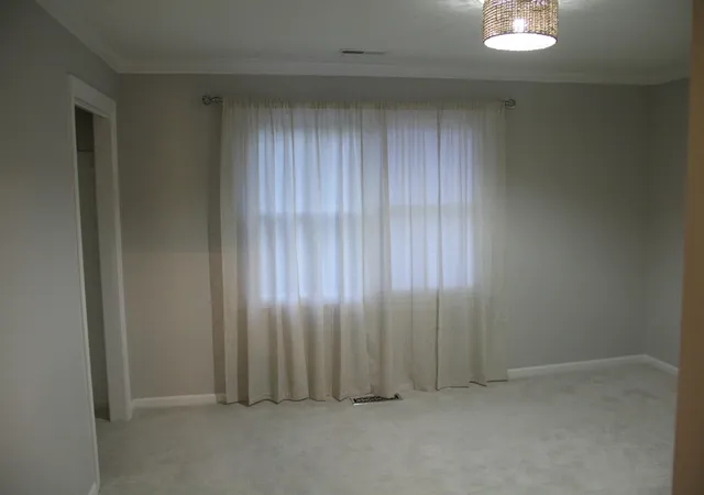 Listing Photo 2 - Condo for sale in building located at 1012 Ariel Ln, Chattanooga, TN 37405 - Unit #