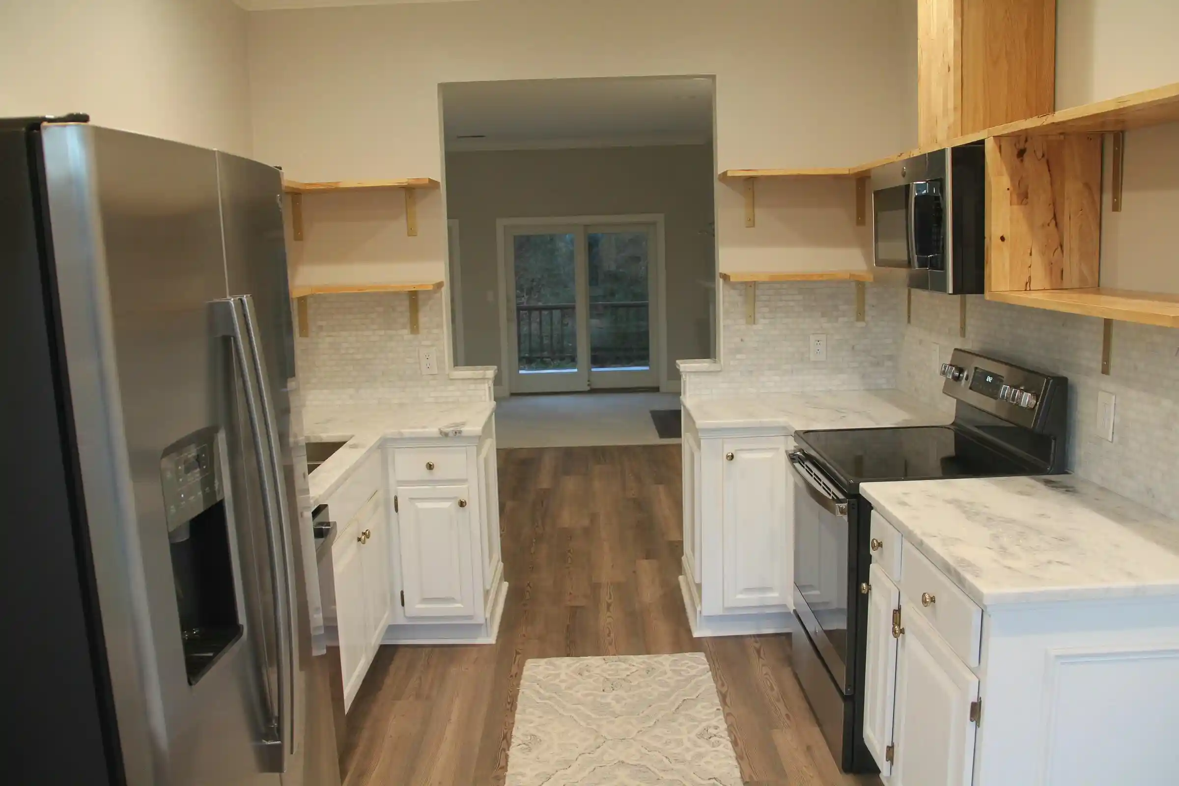 Listing Photo 2 - Condo for sale in 1012 Ariel Ln located at 1012 Ariel Ln, Chattanooga, TN 37405 - Unit 1012 Ariel Ln