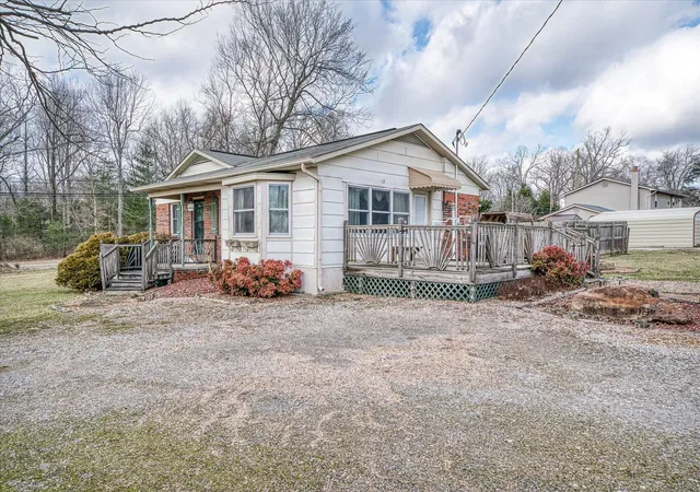 Photo 4 of Single family home for sale at 23 Oak Hl Dr, Crossville, TN 38572 | MLS# 1521824 | Listing updated on 2026-07-22