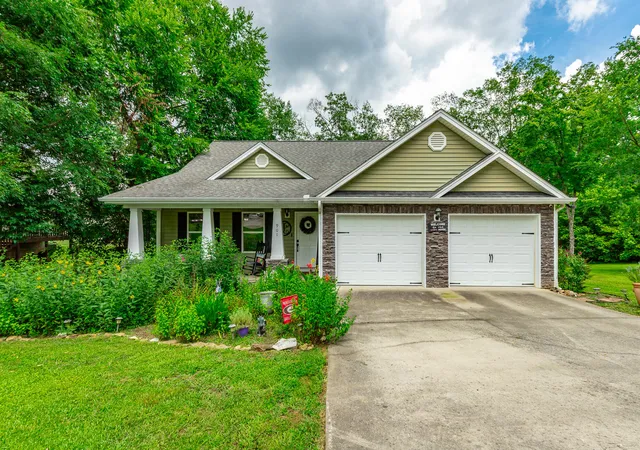 Photo 1 of Single family home for sale at 901 Haggard Rd, Ringgold, GA 30736 | MLS# 1516171 | Listing updated on 2026-09-21