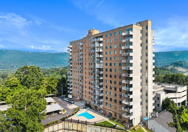Homes for sale in Chattanooga, TN | 1131 Stringers Ridge Rd #11g, Chattanooga, TN 37405 | MLS# 1513588