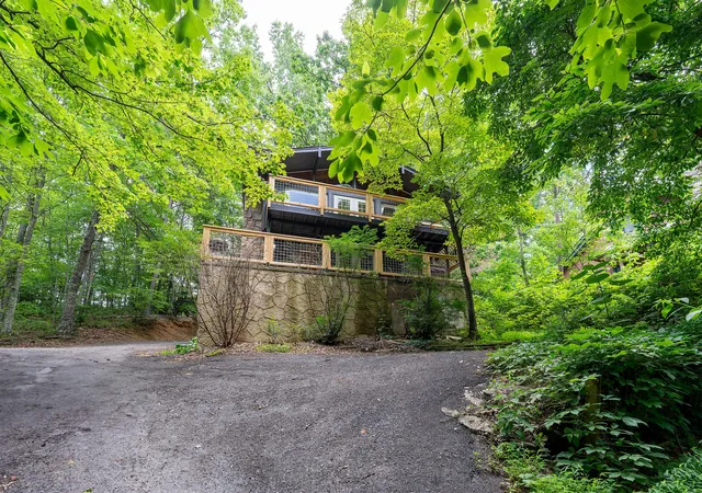 Photo 3 of Single family home for sale at 1428 N Arbon Ln, Gatlinburg, TN 37738 | MLS# 1515832 | Listing updated on 2026-07-06