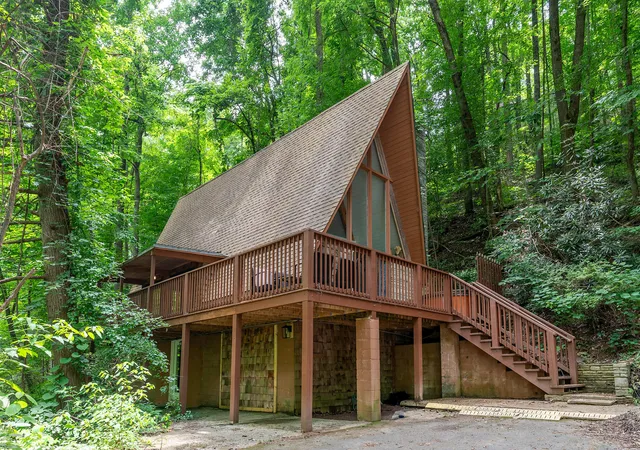 Homes for sale in Gatlinburg, TN | 913 Ski Mountain Rd, Gatlinburg, TN 37738 | MLS# 1515855