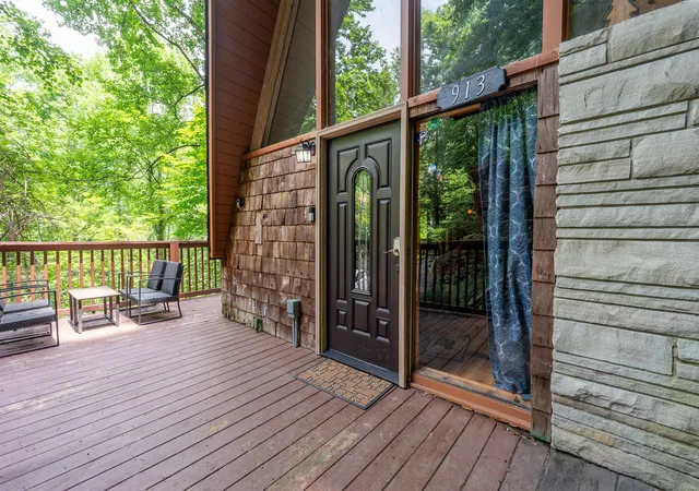 3rd image of 913 Ski Mountain Rd, Gatlinburg, TN 37738 | MLS# 1515855