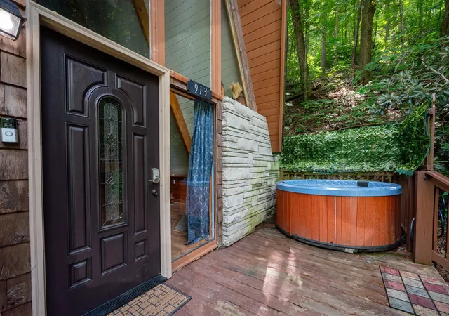 5th image of 913 Ski Mountain Rd, Gatlinburg, TN 37738 | MLS# 1515855